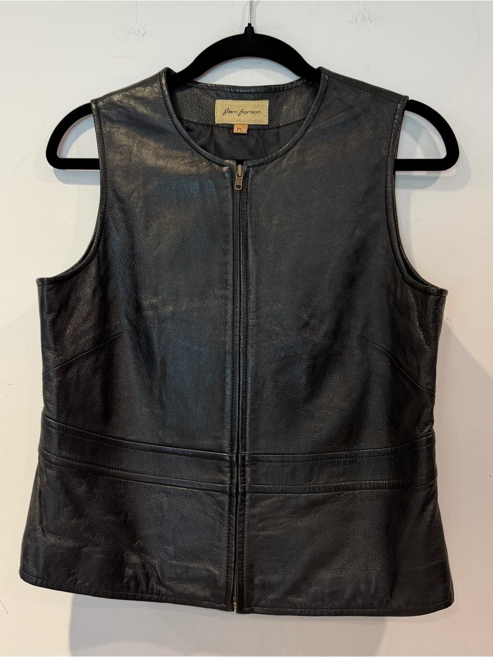 Rem Garson Women's Black Leather Sleeveless Zip Front Vest